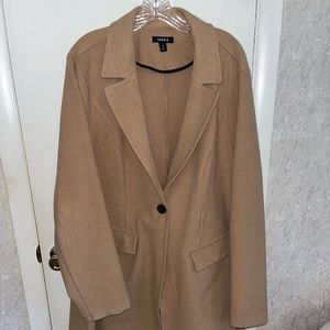 Warm coat with pockets.